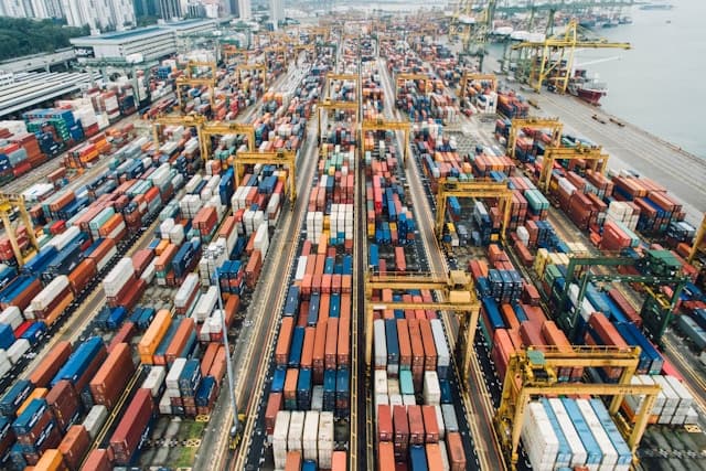Coordinating a botanical supply chain shipment